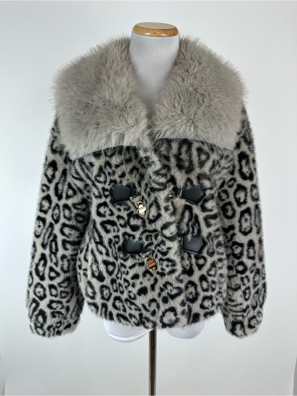 Gray Leopard Print Soft Faux Fur Wide Collar Jacket Size Medium